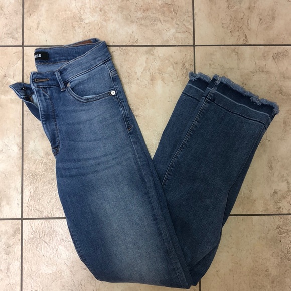 Women’s Express Frayed Blue Denim Pants 🌸 - Picture 2 of 14